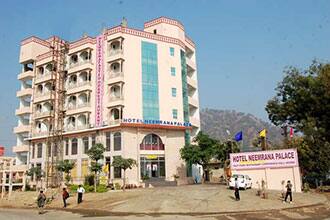 Hotel Neemrana Palace, Neemrana 1